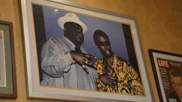 The original Junior's restaurant at the corner of Flatbush and DeKalb Avenues has seen many athletes, actors, political figures and singers since its inception in 1950. Biggie was one of them. Wayne Barrow, who produced the 2009 film 