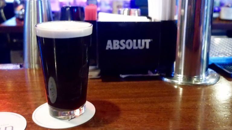 Midtown's best happy hours: Reunion, Ardesia, Jimmy's Corner and more 7 It seems each week brings a story of a New York City stalwart disappearing, and in October 2014, the story was about Smith's Bar -- a Times Square dive with a massive neon sign on Eighth Avenue. But a few months later in early 2015, the bar got a second chance when actress Hayden Panettiere's dad purchased and reopened it. Avail yourself of your second chance to visit Smith's and go for happy hour, when you can drink $4 select beers and $6 well drinks from 3 to 8 p.m. Bonus drinking: Happy hour is extended until midnight on Monday, Thursday, Saturday and Sunday. (701 Eighth Ave., Manhattan, no website)