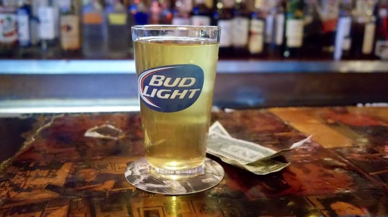 Midtown's best happy hours: Reunion, Ardesia, Jimmy's Corner and more 10 Escape the corporate character of Times Square at Jimmy's Corner, an old-school dive owned by boxing trainer Jimmy Glenn. The walls of the narrow bar are covered in boxing pictures, and the drinks are cheaper than your typical happy hour special -- drafts start at $3 and end at $4.50 all day long. Signs posted above the bar read: