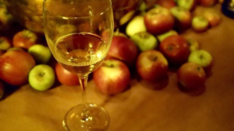 SteamPunk Cider uses both bittersweet apples and dessert apples, Fuji and Braeburn, for a balanced flavor. 