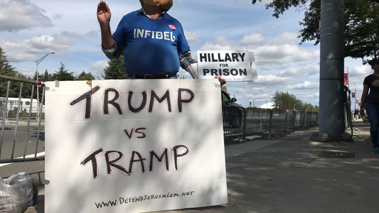 Presidential debate at Hofstra: Photos from the scene 32 Bob Kunst of Miami, dressed as Hillary Clinton, rallies outside Hofstra University ahead of the presidential debate on Sept. 26, 2016.