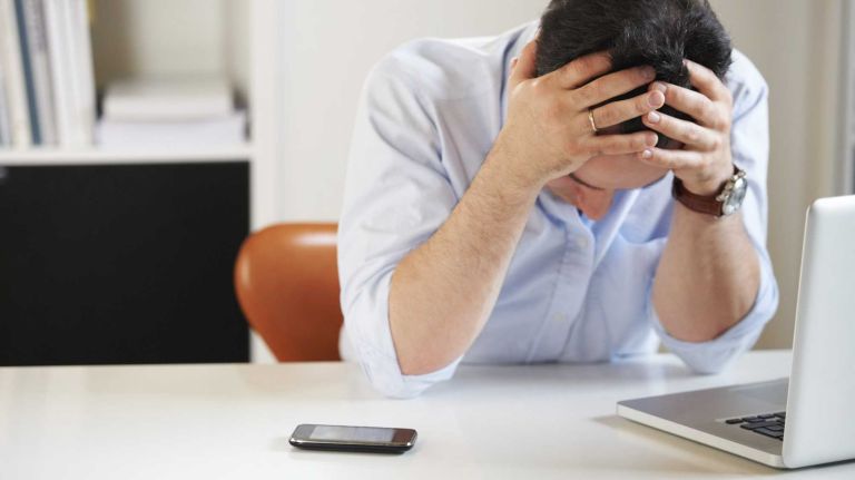 Worst things about co-workers: Gossip, messes, smelly lunches and more 14 It's hard to get any work done while a rude co-worker chomps down on lunch in your ear.