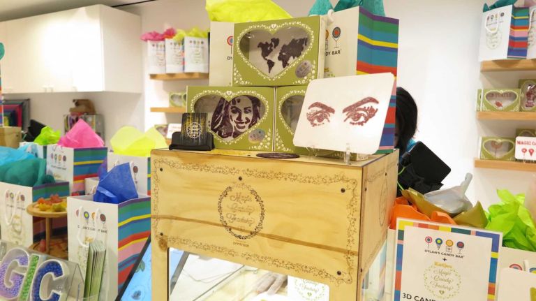 3-D printing candy machine debuts at Dylan's Candy Bar 12 Scan a picture into the Magic Candy Factory and within three to five minutes, you'll have a gummy selfie. (Or a picture of Beyoncé.)