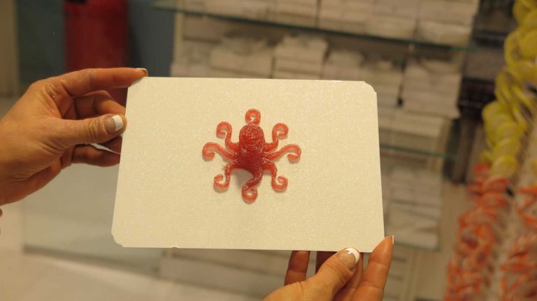 3-D printing candy machine debuts at Dylan's Candy Bar 13 Or if you don't like selfies, choose from dozens of other animals, shapes or custom messages.