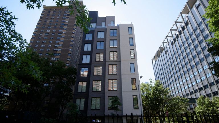 Manhattan apartment vacancies at 8-year high, Citi Habitats report says 1 Manhattan apartments are still in demand, however analysts at Citi Habitat say budget restrictions are contributing to high vacancy rates.