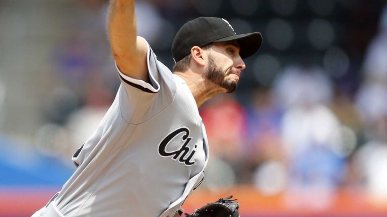 Miguel Gonzalez of the Chicago White Sox pitches in the second inning against the New York Mets at Citi Field on Wednesday, June 1, 2016.