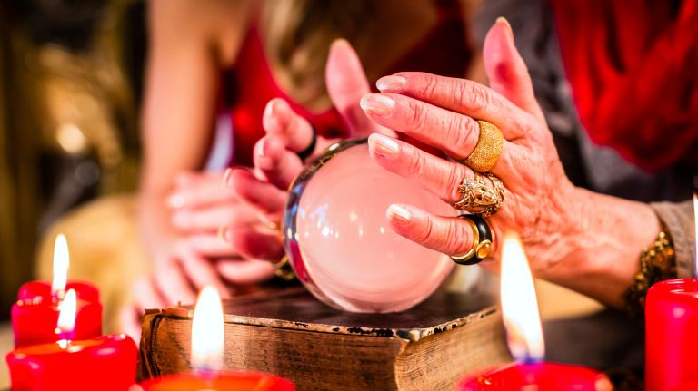 NYC scams: Broken bottles, fake tickets and more cons to know 8 Police say there is a difference between giving a fortune teller $10 as a gag and forking over thousands with the promise of having curses removed.