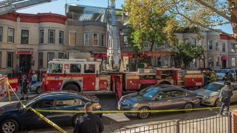 Construction workers injured in partial building collapse in Crown Heights, Brooklyn, FDNY says 1 A partial building collapse in Crown Heights injured several construction workers on Tuesday, Oct. 17, 2017, the FDNY said.