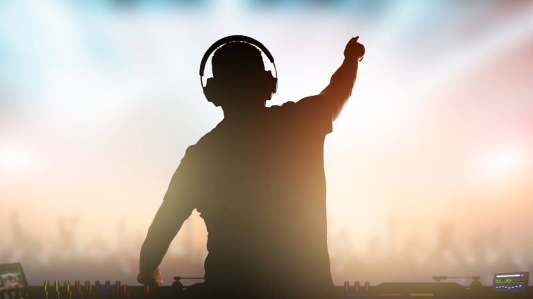 How Scratch DJ Academy offers aspiring spinners a leg up in the music game 1 Scratch DJ Academy offers classes from experts up to date with the latest industry tech and equipment.