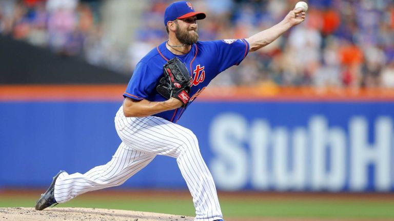 Jonathon Niese of the Mets pitches against the Los Angeles Dodgers at Citi Field on Friday, July 24, 2015.