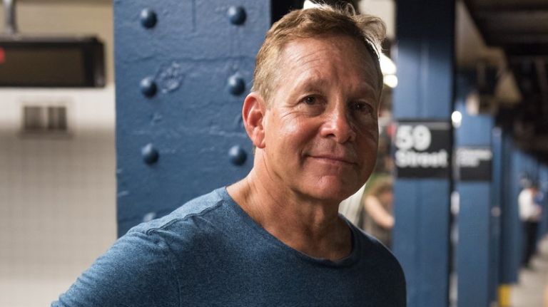 Steve Guttenberg is ‘so thrilled’ with ‘Ballers’ 1 Long Island-raised Steve Guttenberg plays a Las Vegas casino magnate in Season 3 of HBO's