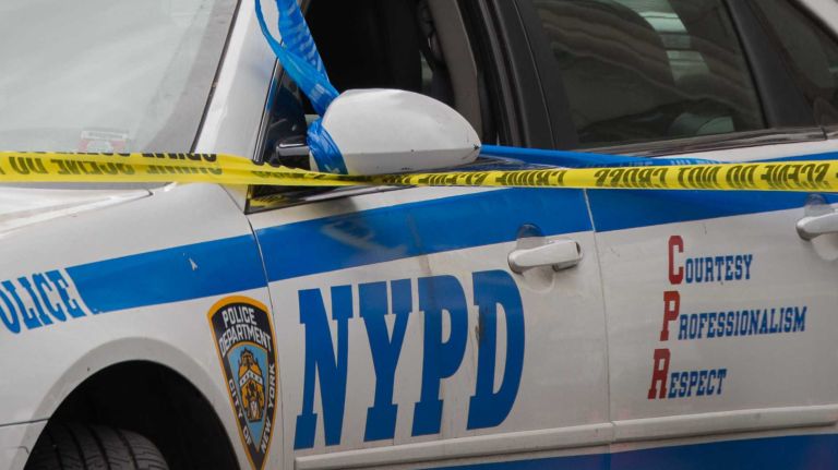 NYPD cruiser, car crash in Bed-Stuy leaves several injured, cops say 1 An NYPD car and a white sedan crashed in Bed-Stuy Thursday night, leaving six people injured, cops say.