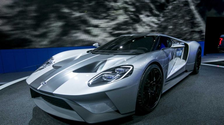 With its next generation twin turbocharged 3.5L EcoBoost V-6 engine, 2017 Ford GT has 600 hp. The company has not published a starting price, yet.