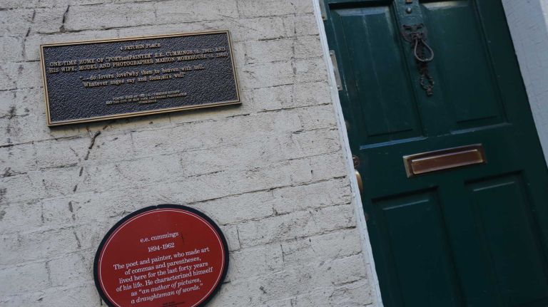 4 Patchin Place, where E. E. Cummings lived.