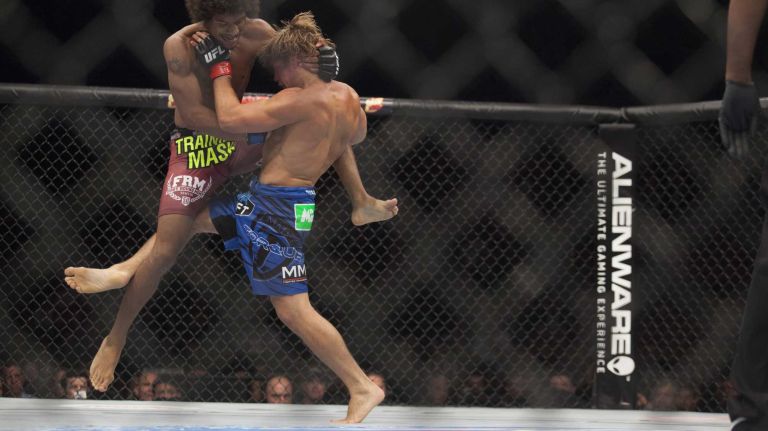 A fighter can stuff every takedown, fend off every submission attempt and block a lot of strikes, but those aren’t going to help the fighter win a round. Judges don’t score on defense. It’s about offense. 