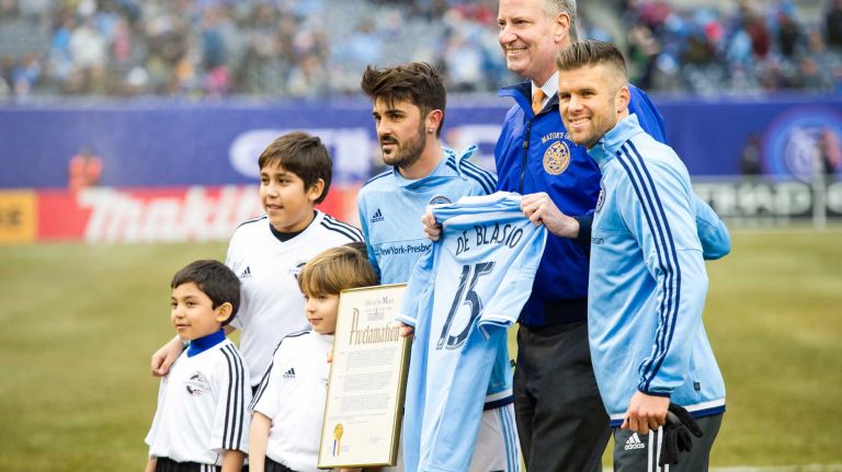 New York City FC forward David Villa (7) poses for a pre-game photo with Mayor Bill de Blasio before a game against the New England Revolution at Yankee Stadium on Sunday, March 15, 2015.