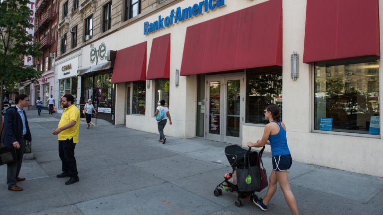 Upper West Side zoning law limiting chains has yielded mixed results since 2012 1 Zoning restrictions took effect on the Upper West Side in 2012 limit in a bid to limit the proliferation of chain stores in the area.