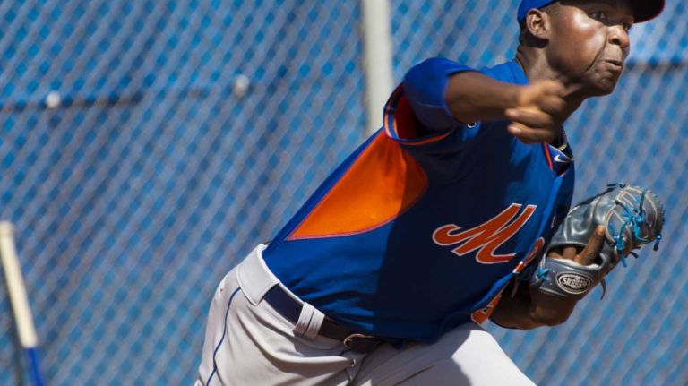 Rafael Montero throws a bullpen session during spring training on Monday, Feb. 17, 2014.