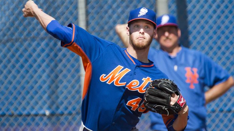 Zach Wheeler throws a bullpen session during spring training on Feb. 18, 2014.