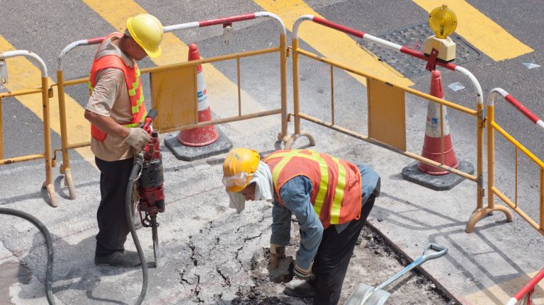 Noisy NYC neighborhoods linked to better health among poor residents: Study 1 Poor residents living in noisier neighborhoods tend to be healthier than those living in quieter areas, a new study by NYU Langone Medical Center found.