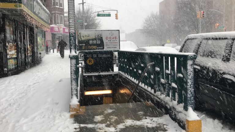 Snow in NYC: Photos from winter 2016-2017 60 Snow piles up on the sidewalks in Sunset Park, Brooklyn, on Thursday, Feb. 9, 2017.