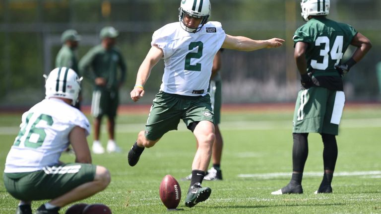 New York Jets kicker Nick Folk participates in drills during Organized Team Activities at the Jets Training Center on Wednesday, May 25, 2016.