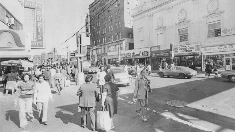 Shoppers walk along Jamaica Avenue and 163rd Street in Queens on Sept. 30, 1978.