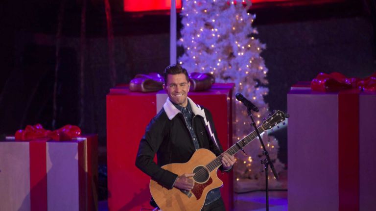 Singer Andy Graham performs at the Rockefeller Center Christmas tree lighting ceremony in Manhattan on Dec. 2, 2015.