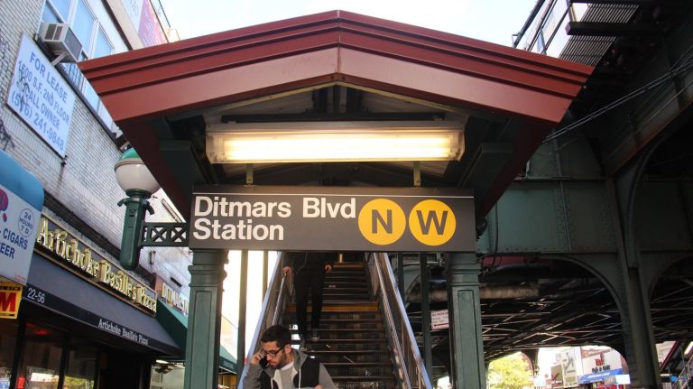 W train returns to Queens; Astoria residents are mostly ambivalent 1 The W train will replace Q train service in Queens starting Nov. 7, 2016.