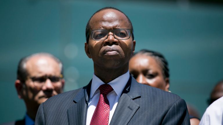 Replace Ken Thompson with a prosecutor, not a politician 1 Brooklyn Distict Attorney Ken Thompson speaks at a news conference announcing an indictment in a murder case on June 15, 2016.