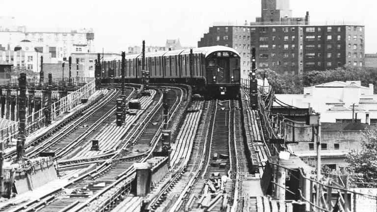 A view of the No. 7 train at the Willetts Point subway station in Flushing, Queens. (May 9, 1985)