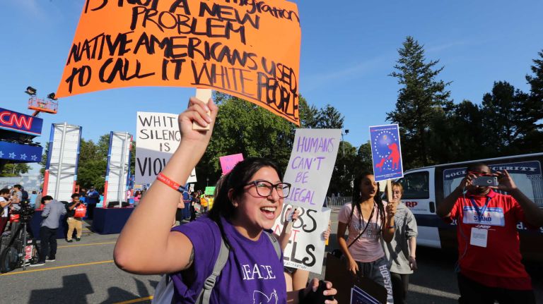 Presidential debate at Hofstra: Photos from the scene 28 Students rally on campus at Hofstra University ahead of the presidential debate on Sept. 26, 2016.