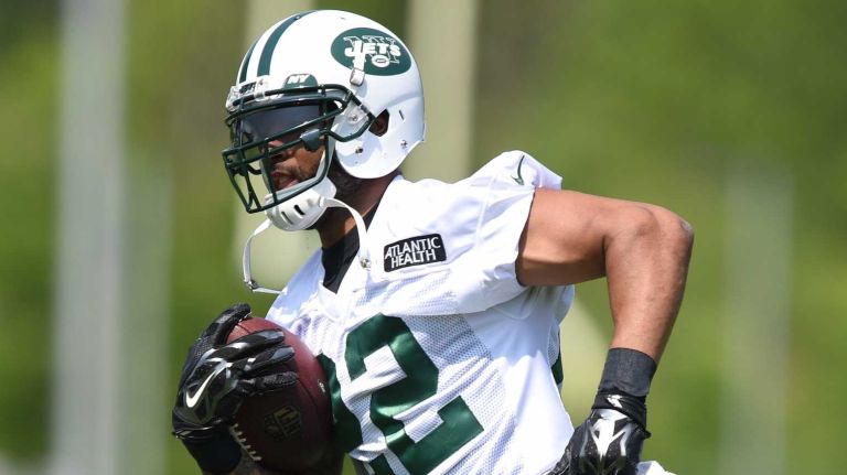 New York Jets running back Matt Forte runs with the football during Organized Team Activities at the Jets Training Center on Wednesday, May 25, 2016.