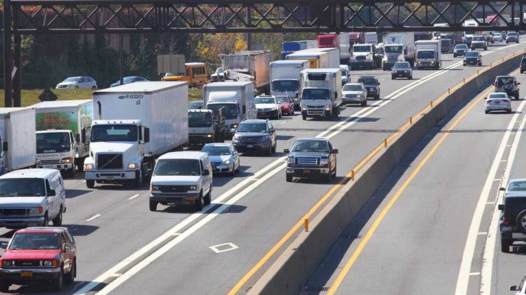 Memorial Day 2016: Street closings and service changes in NYC 1 Road closures associated with the Memorial Day holiday are sure to tie up traffic.