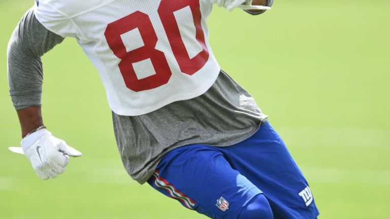 New York Giants wide receiver Victor Cruz runs during the Giants Organized Team Activities at Quest Diagnostics Training Center on Wednesday, June 1, 2016.