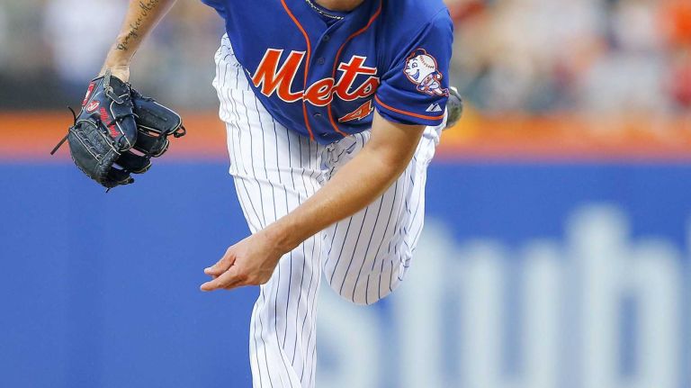 Jonathon Niese of the Mets pitches against the Los Angeles Dodgers at Citi Field on Friday, July 24, 2015.