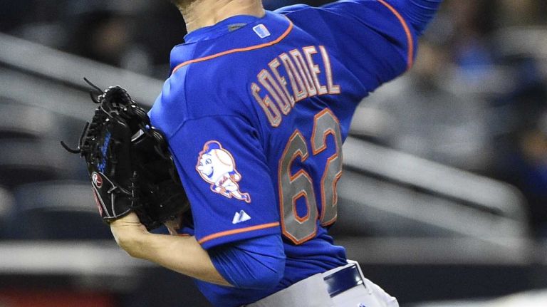 New York Mets relief pitcher Erik Goeddel delivers against the New York Yankees in a baseball game at Yankee Stadium on Friday, April 24, 2015.