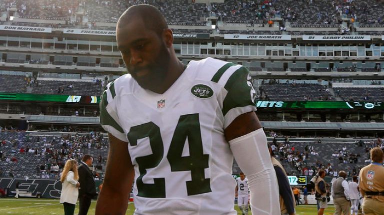 Darrelle Revis of the New York Jets walks off the field with his teammates after a loss against the Philadelphia Eagles at MetLife Stadium on Sunday, Sept. 27, 2015 in East Rutherford, N.J.