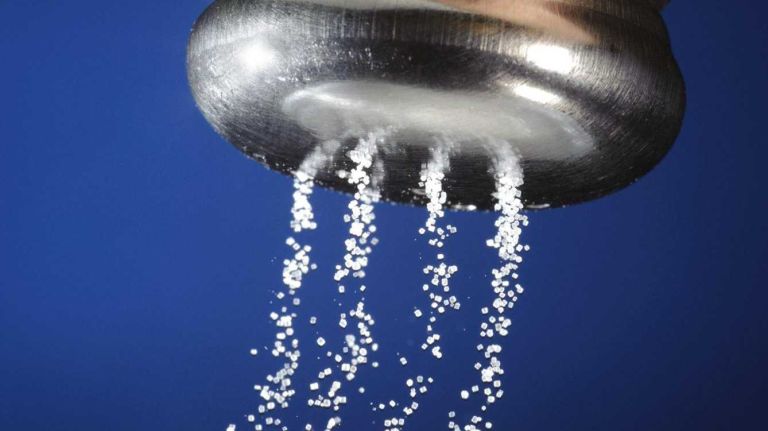 Sodium labeling to hit NYC restaurant chains 1 NYC restaurant chains now require sodium levels be listed on menus.