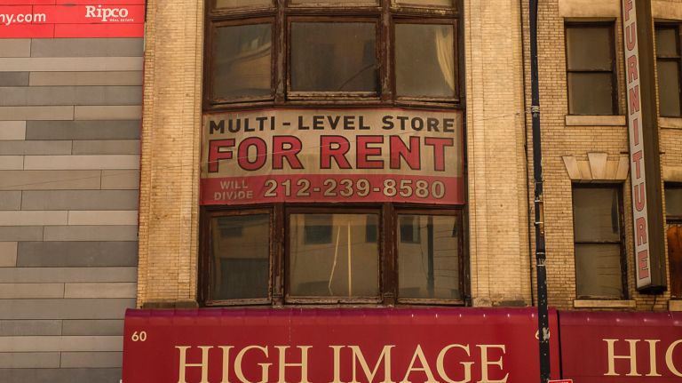 Rate of empty storefronts jumped by 45% - and it could get worse, report says 2 Not surprisingly, the rise in e-commerce sites has eaten away at the profitability of both mom-and-pop shops and chain stores.