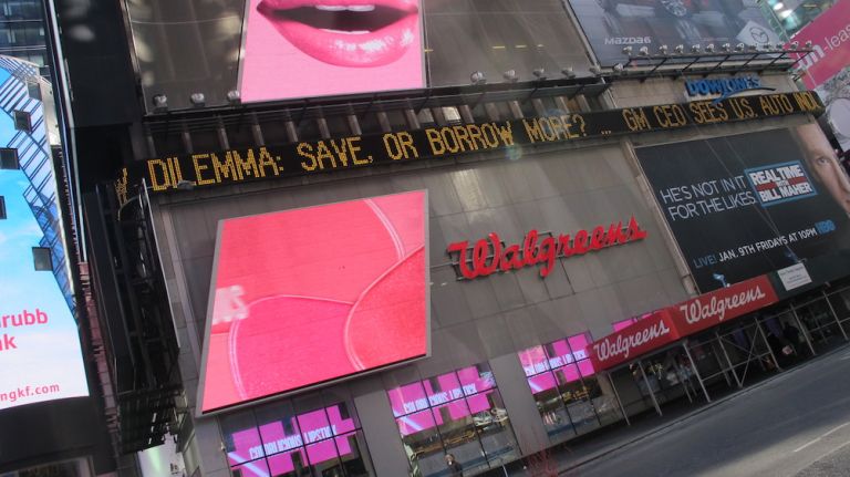 Walgreens to offer free HIV testing at 31 NYC locations June 25-27 1 Walgreens will be offering free HIV tests at around 30 sites in five boroughs from June 25-27.