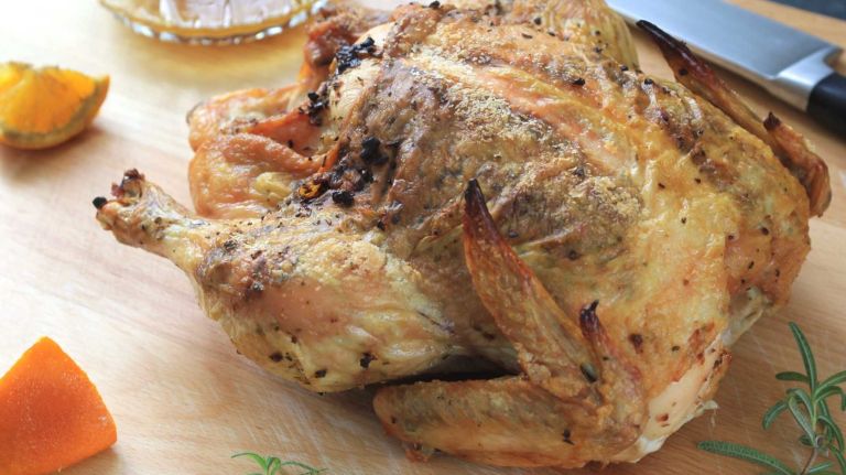 3 Simple chicken dinner recipes 1 Garlic-rosemary-orange roasted chicken is a dinner recipe that's sure to impress.