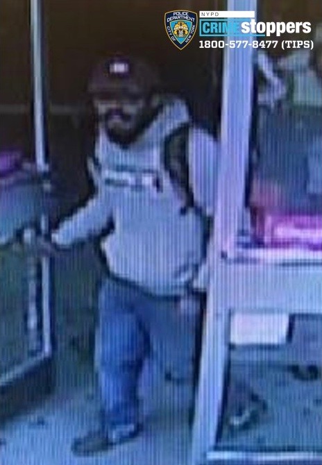 Group assaults 72-year-old man in late-night attack in Midtown: Cops 3