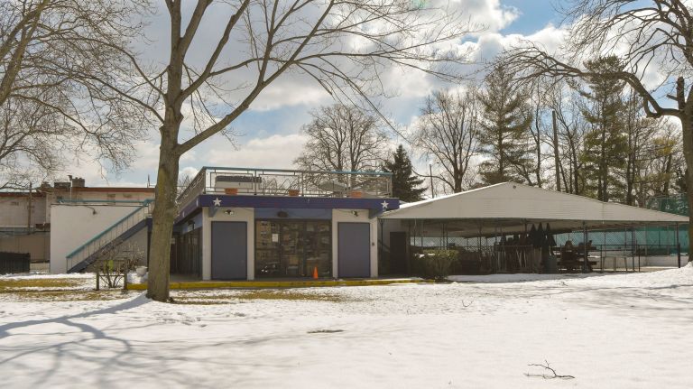 Established in 1961, the cooperatively owned club boasts views of the Little Neck Bay and offers members access to an Olympic-size pool, paddle and basketball courts, a playground and a cafe, according to court filings.&nbsp;