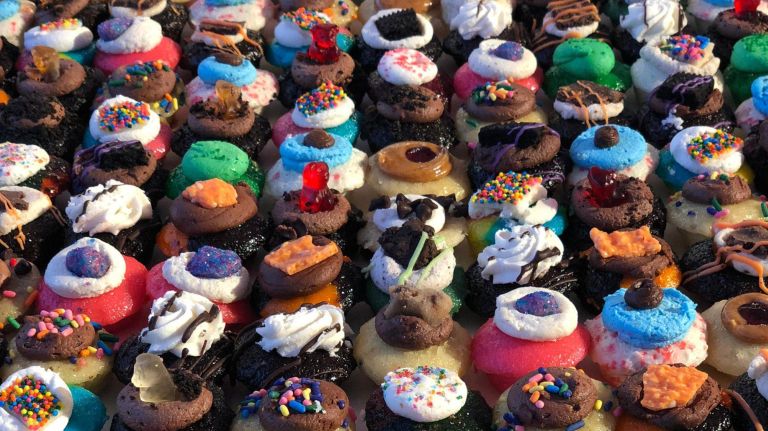 Baked by Melissa lets you mix and match from 13 cake flavors, 11 different stuffings and dozens of icings and toppings for a custom creation.