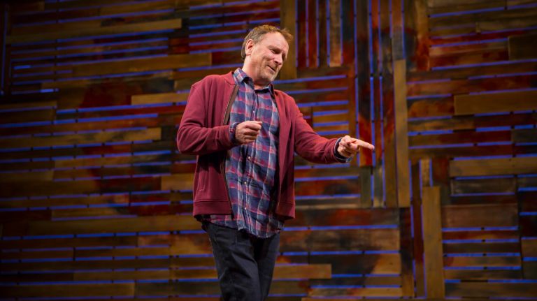 'Colin Quinn: Red State Blue State' review: Comedian pokes fun at both political parties 1 Colin Quinn stars in his one-man show, "Colin Quinn: Red State Blue State."