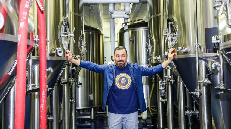 Quinn teamed up with brewmaster Amanda Mayer and Staten Island's Flagship Brewery to try and capture the taste -- and spirit -- of the three original flavors R&H produced.