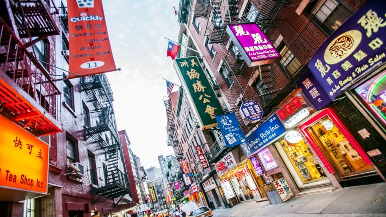 Chinatown and the Lower East Side were the neighborhoods with the highest amount of noise complaints between 2010 and 2015.