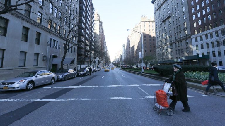 As Manhattan vacancies grow, rent prices remain steady, reports say 1 Manhattan rent prices have remained steady, reports say, Above a pedestrian crosses Park Avenue at 71st Street on the Upper East Side on Sunday, April 3, 2016.
