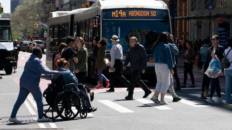 14th Street busway supporters slam block associations' lawsuit as classist 3 A now-stalled 14th Street busway plan would make way for expanded M14 Select Bus Service.